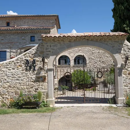 Les Vignes Au Mas Dujau Landhuis